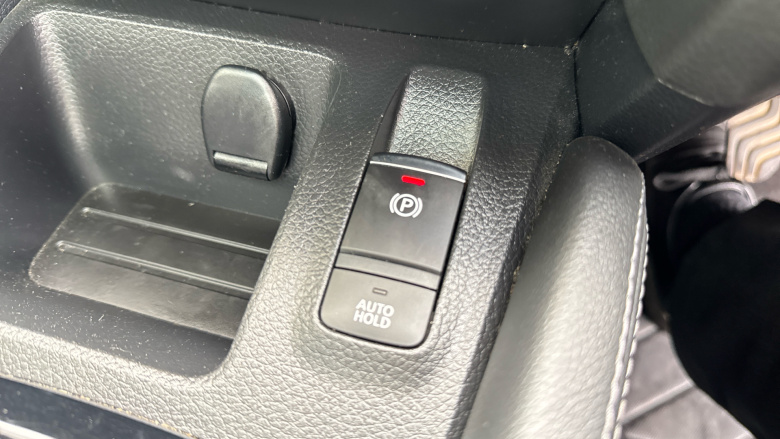 Nissan Qashqai 1.3 DiG-T N-Connecta 5dr Petrol Hatchback